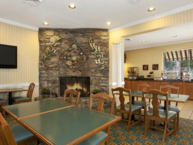 Comfort Inn River Ridge Ашвил Екстериор снимка